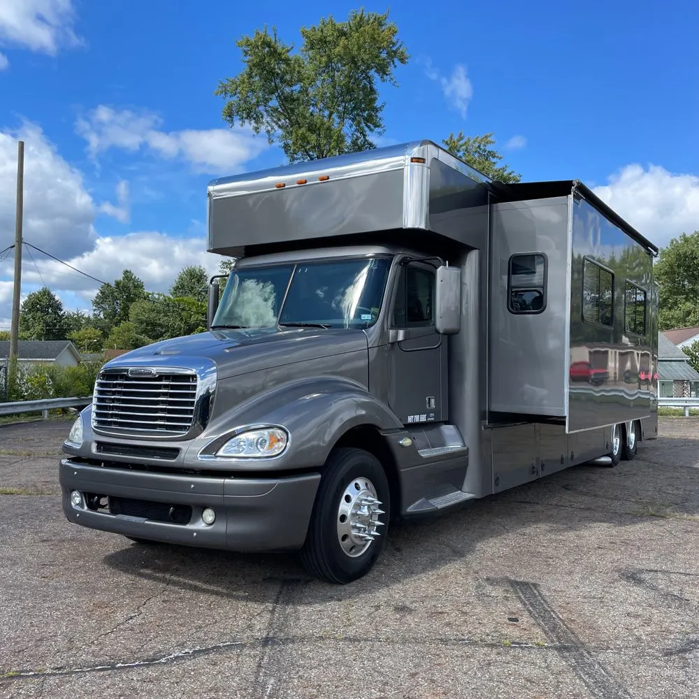 2006 Freightliner Commercial CL12064S 120"BBC Conv Cab SBA Truck 6X4