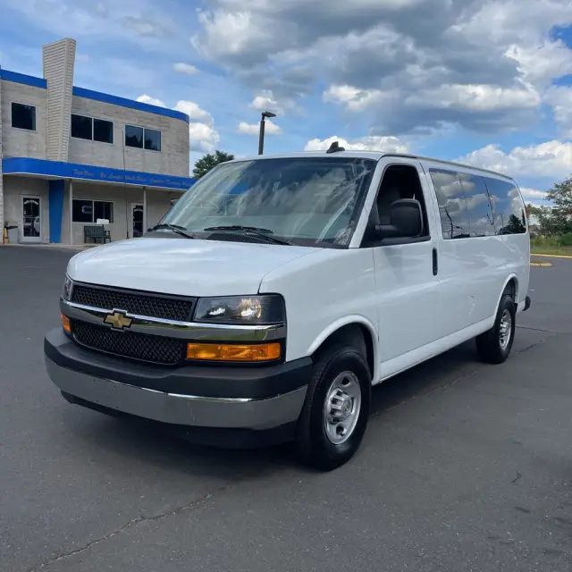 2025 Chevrolet Express LS 3500