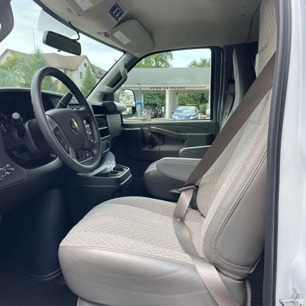 2025 Chevrolet Express LS 3500