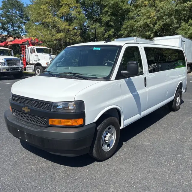 2025 Chevrolet Express LS 3500