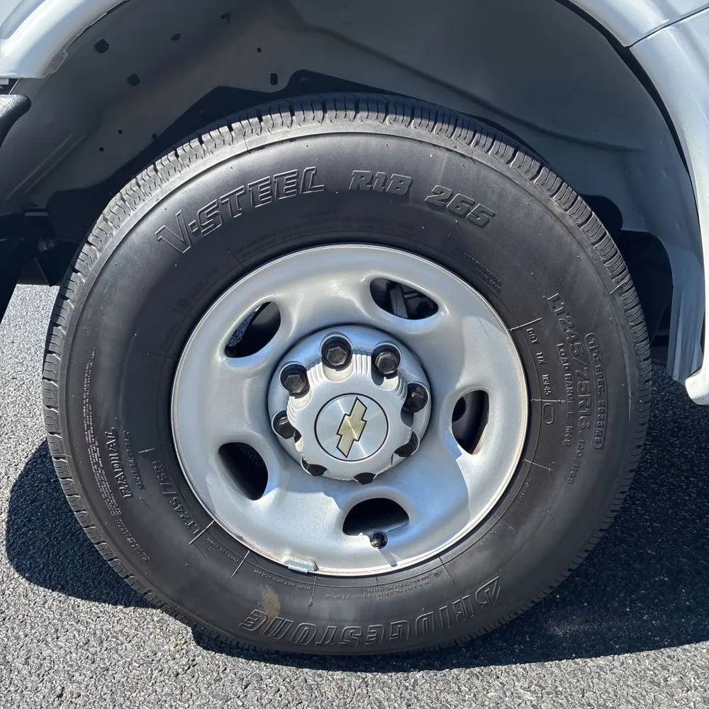 2025 Chevrolet Express LS 3500