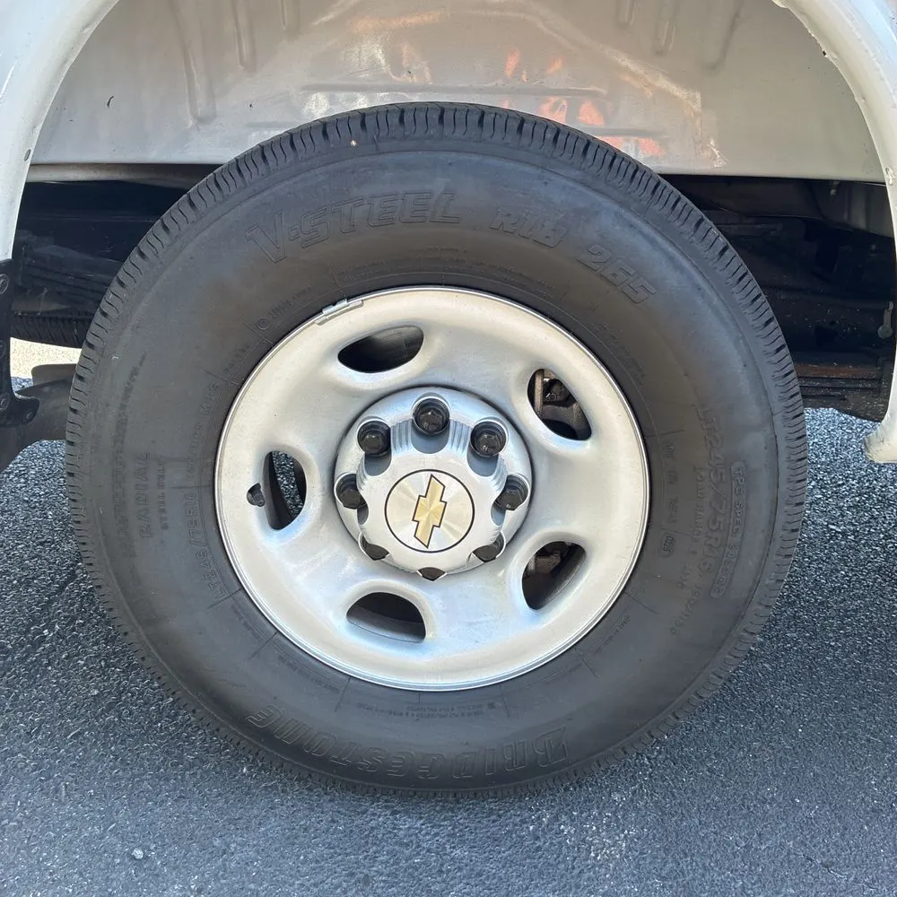 2025 Chevrolet Express LS 3500