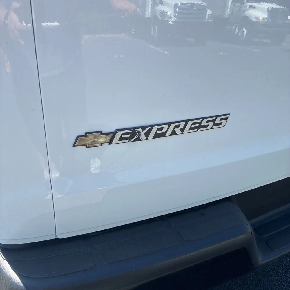 2025 Chevrolet Express LS 3500