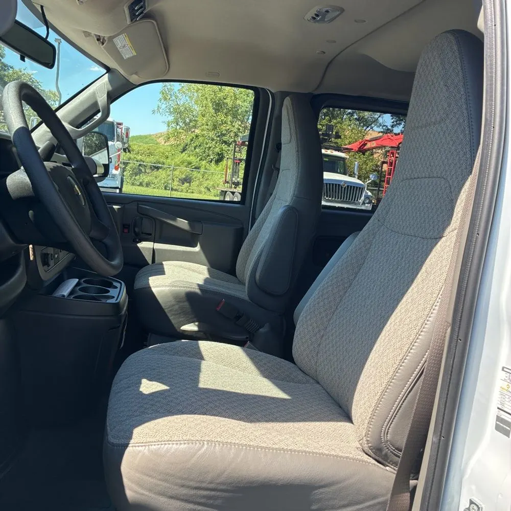 2025 Chevrolet Express LS 3500