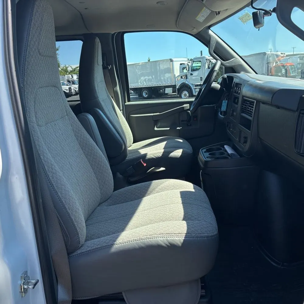 2025 Chevrolet Express LS 3500