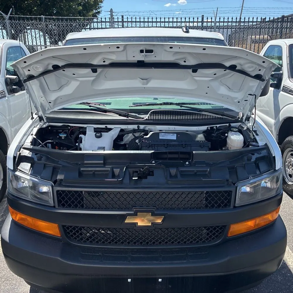 2025 Chevrolet Express LS 3500