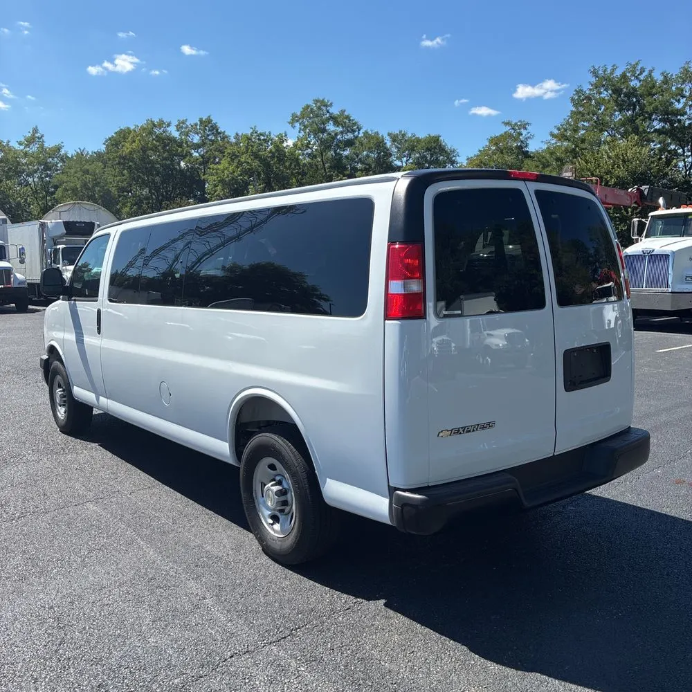 2025 Chevrolet Express LS 3500