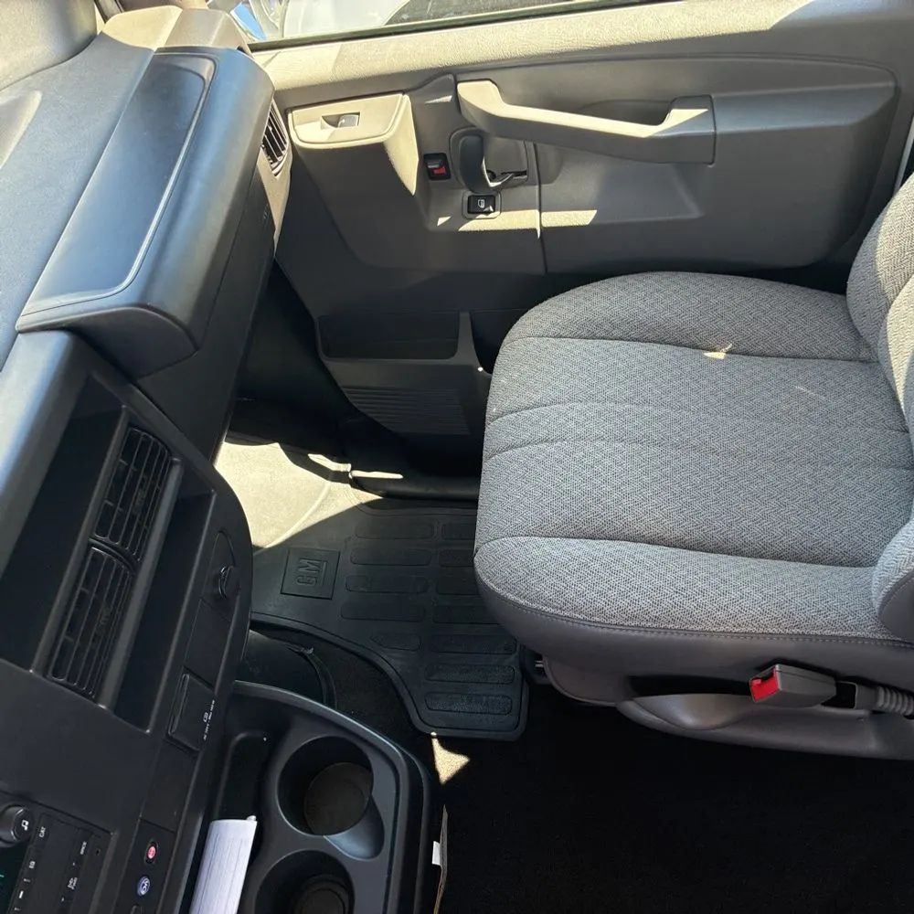 2025 Chevrolet Express LS 3500