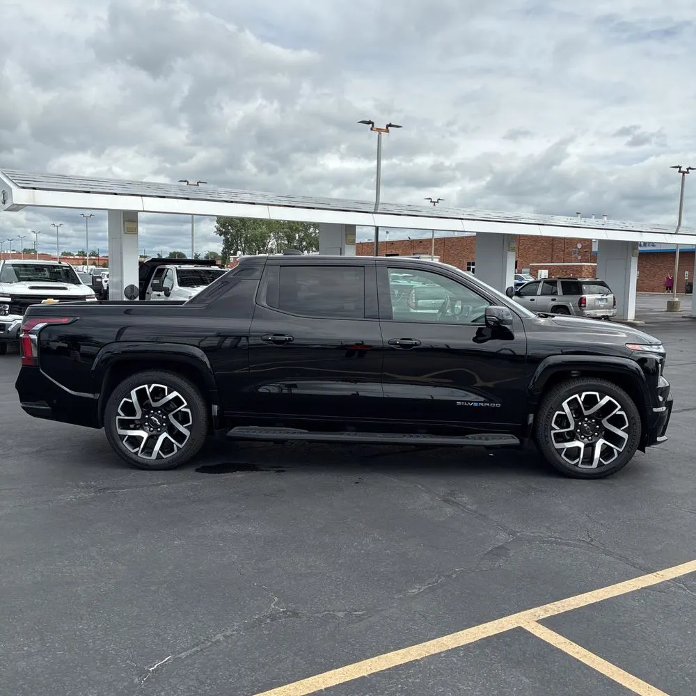 2024 Chevrolet Silverado EV RST