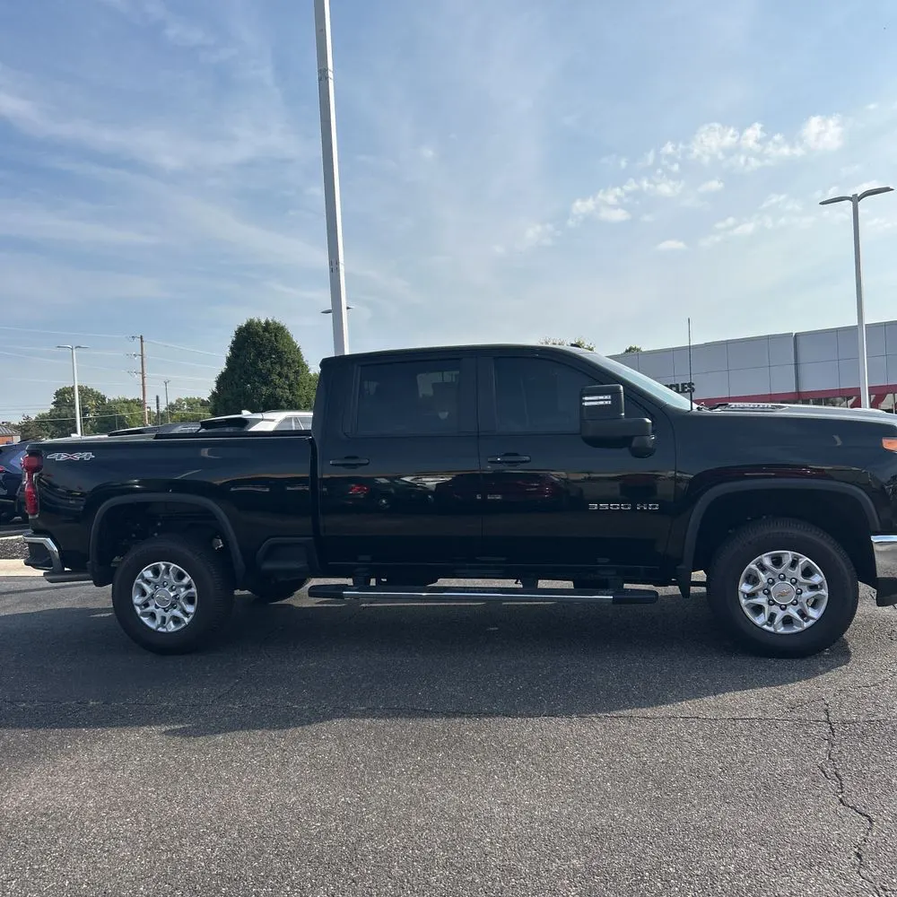 2025 Chevrolet Silverado 3500 LT Crew Cab 4WD LWB SRW