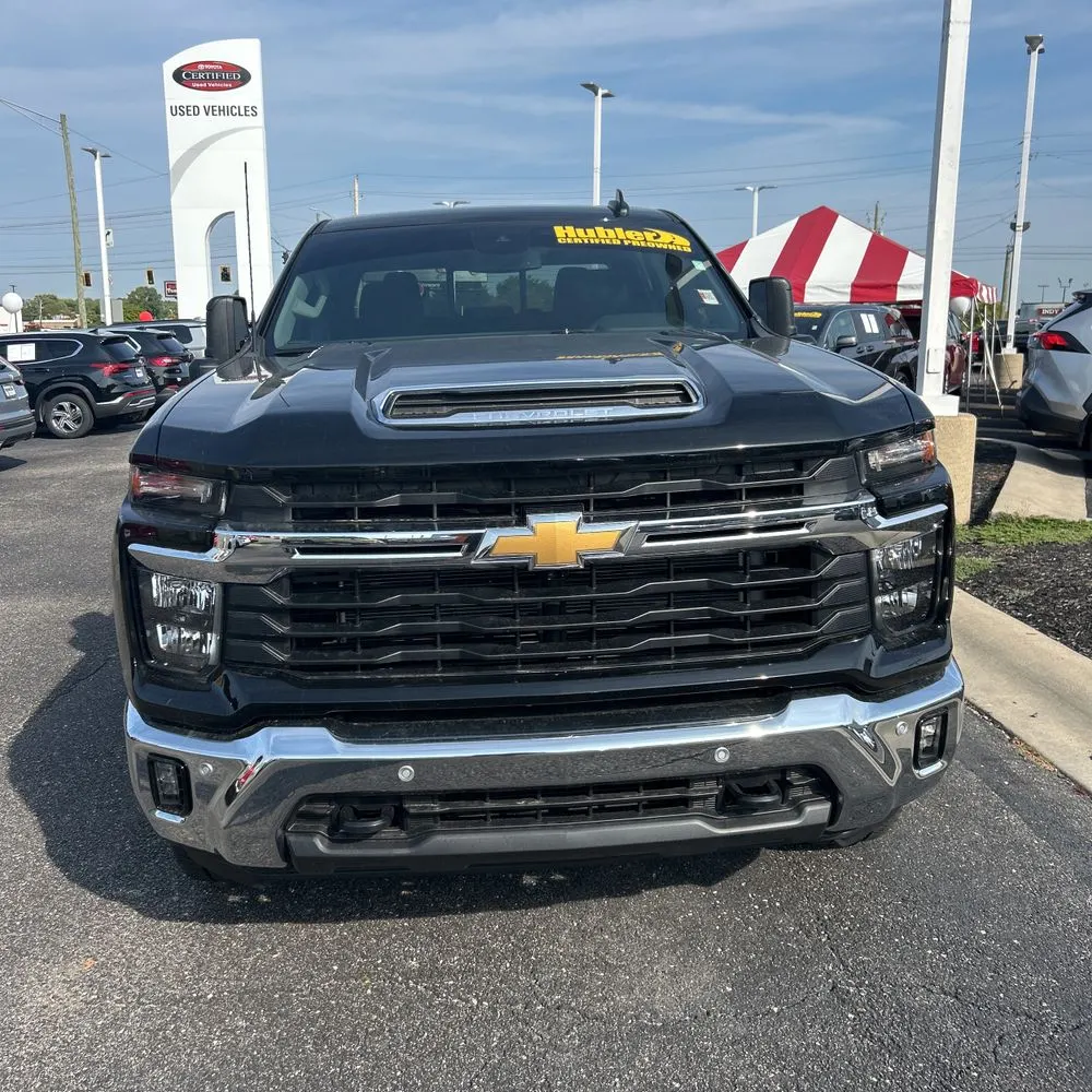 2025 Chevrolet Silverado 3500 LT Crew Cab 4WD LWB SRW