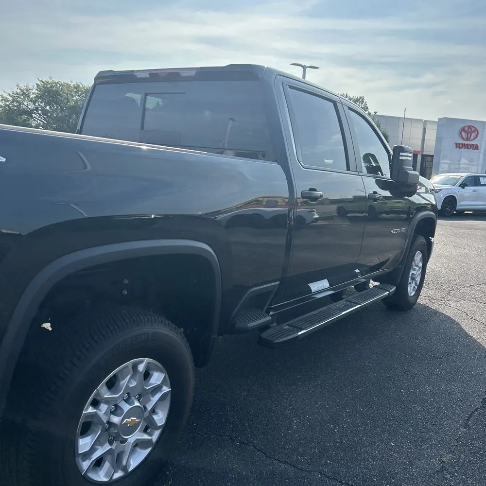 2025 Chevrolet Silverado 3500 LT Crew Cab 4WD LWB SRW
