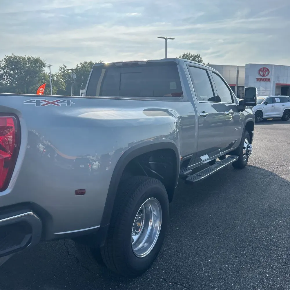2025 Chevrolet Silverado 3500HD LTZ