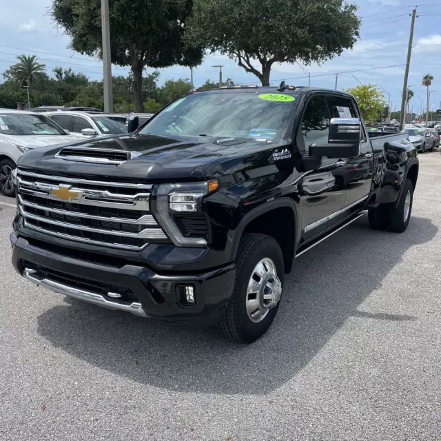 2025 Chevrolet Silverado 3500HD High Country