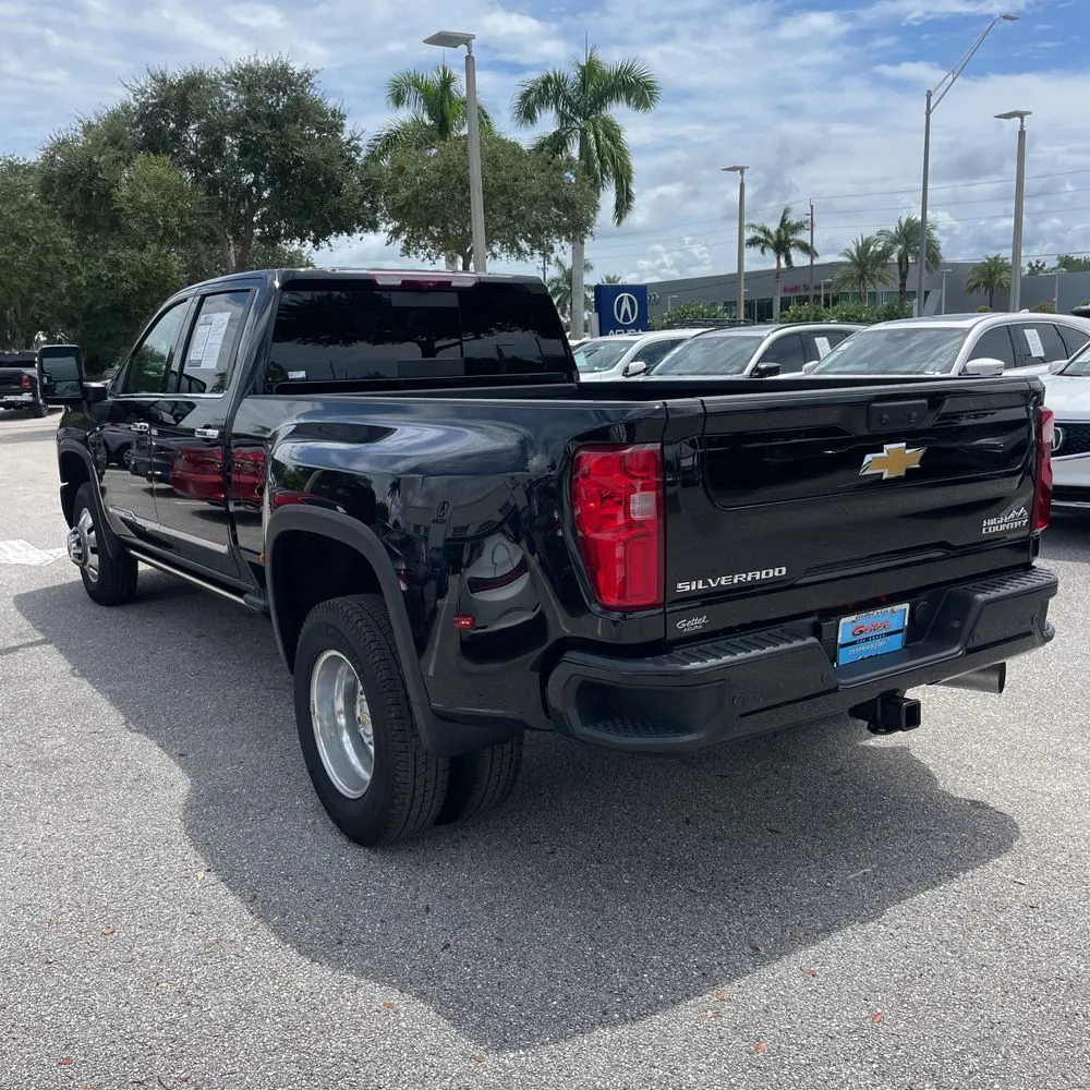 2025 Chevrolet Silverado 3500HD High Country