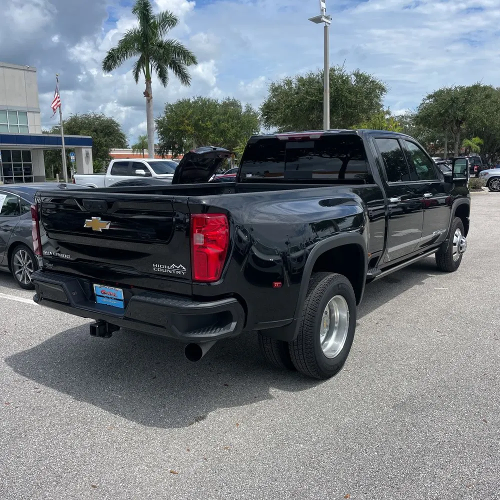 2025 Chevrolet Silverado 3500HD High Country