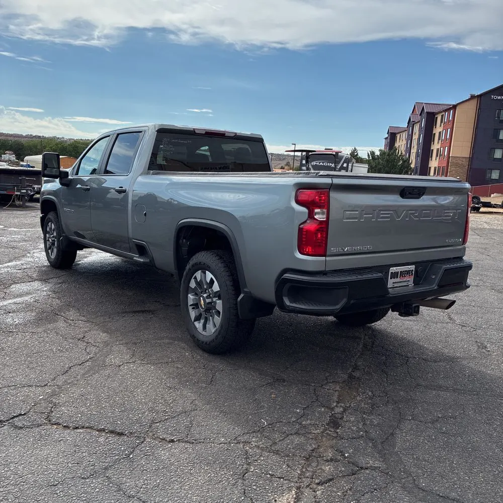 2024 Chevrolet Silverado 2500 Custom