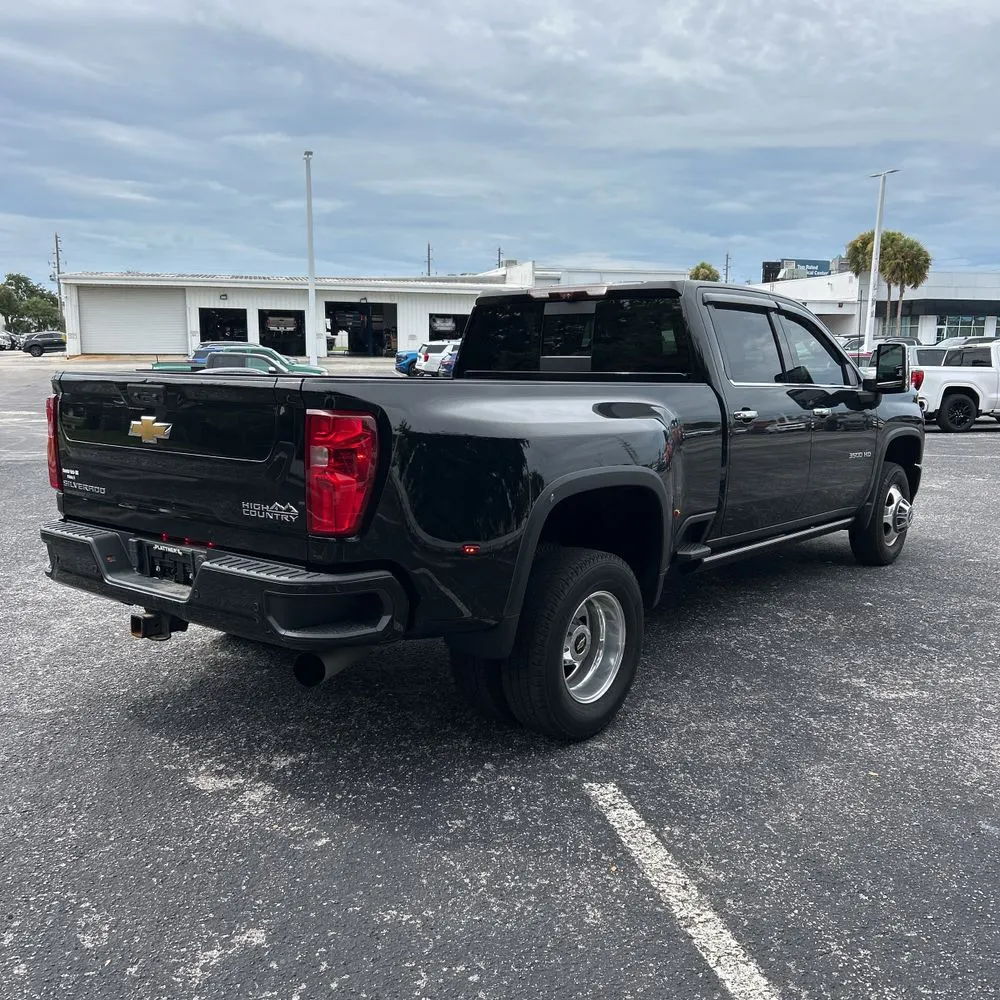 2022 Chevrolet Silverado 3500HD High Country