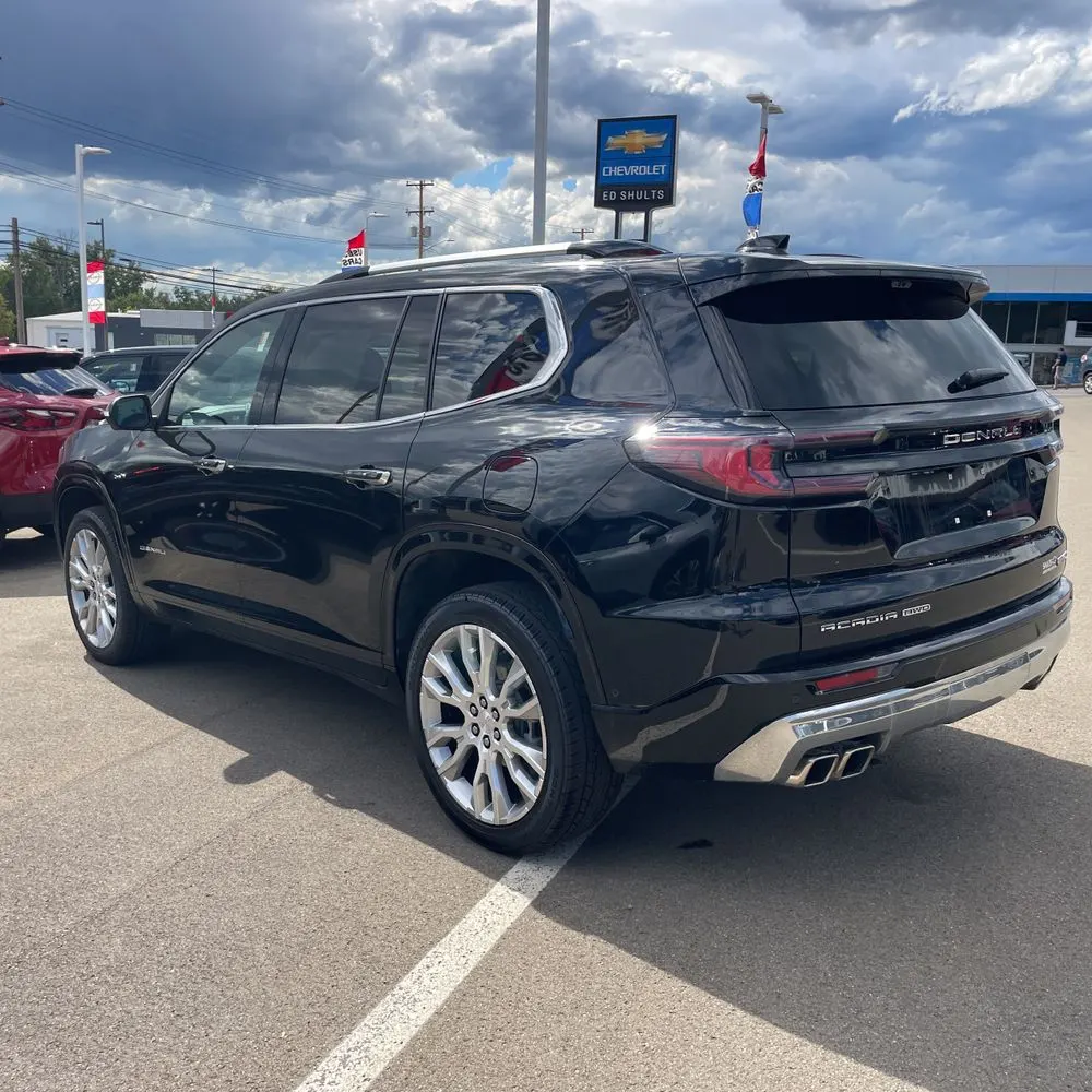 2024 GMC Acadia Denali