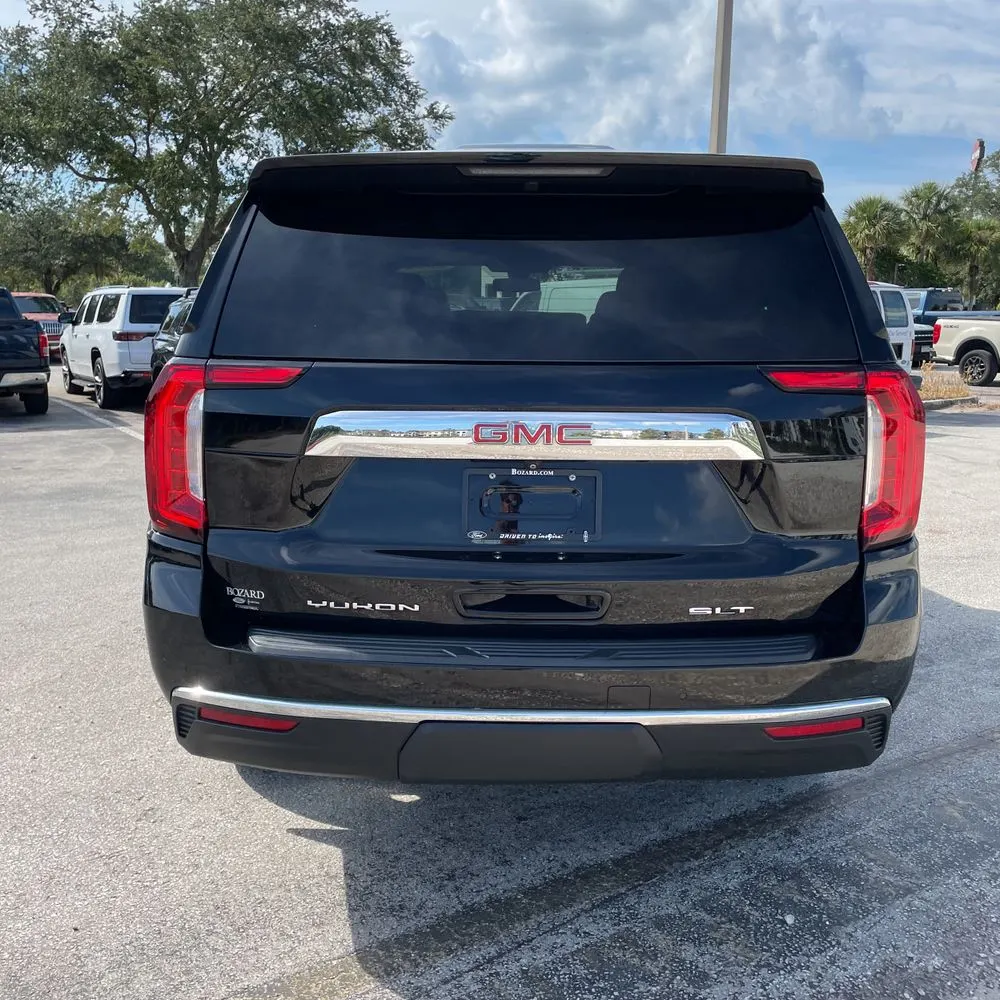 2022 GMC Yukon SLT