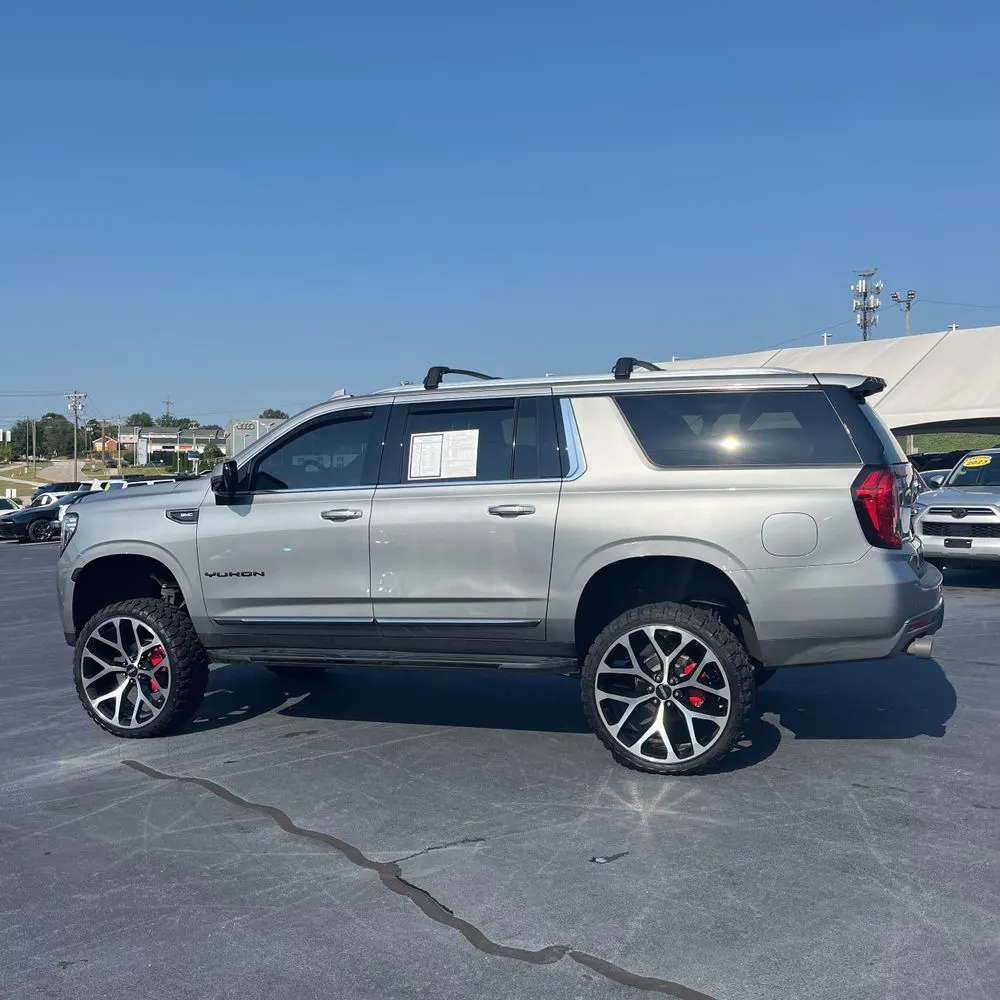 2023 GMC Yukon XL SLT