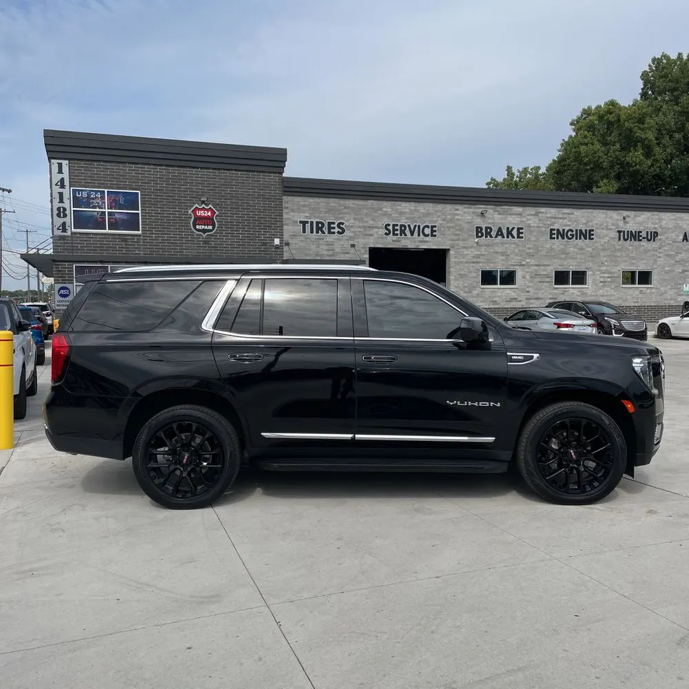 2023 GMC Yukon SLT
