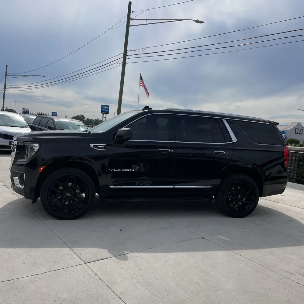 2023 GMC Yukon SLT