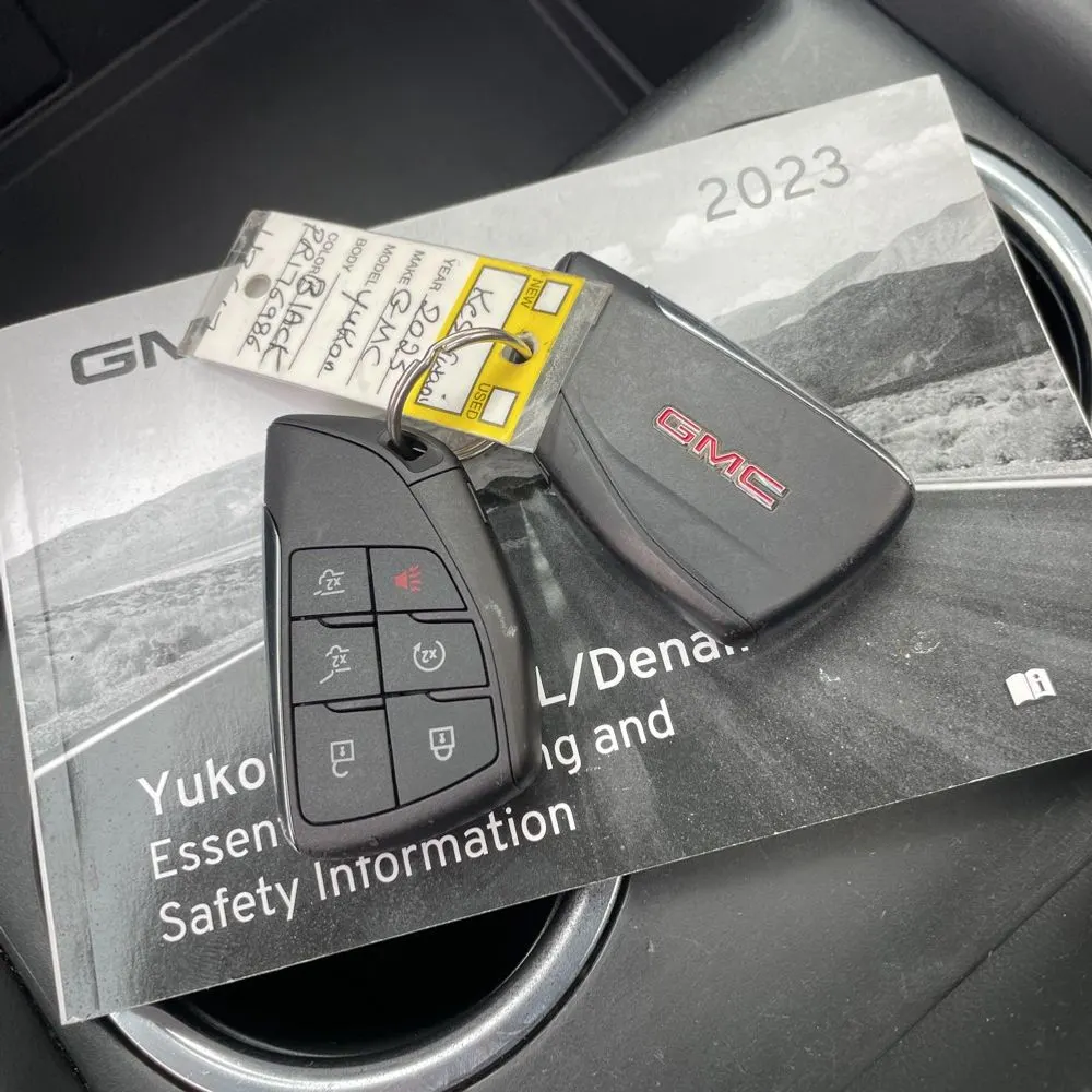 2023 GMC Yukon SLT