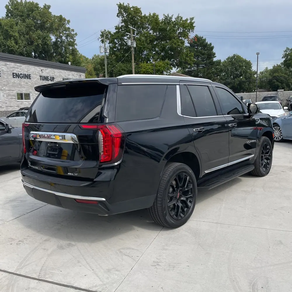 2023 GMC Yukon SLT