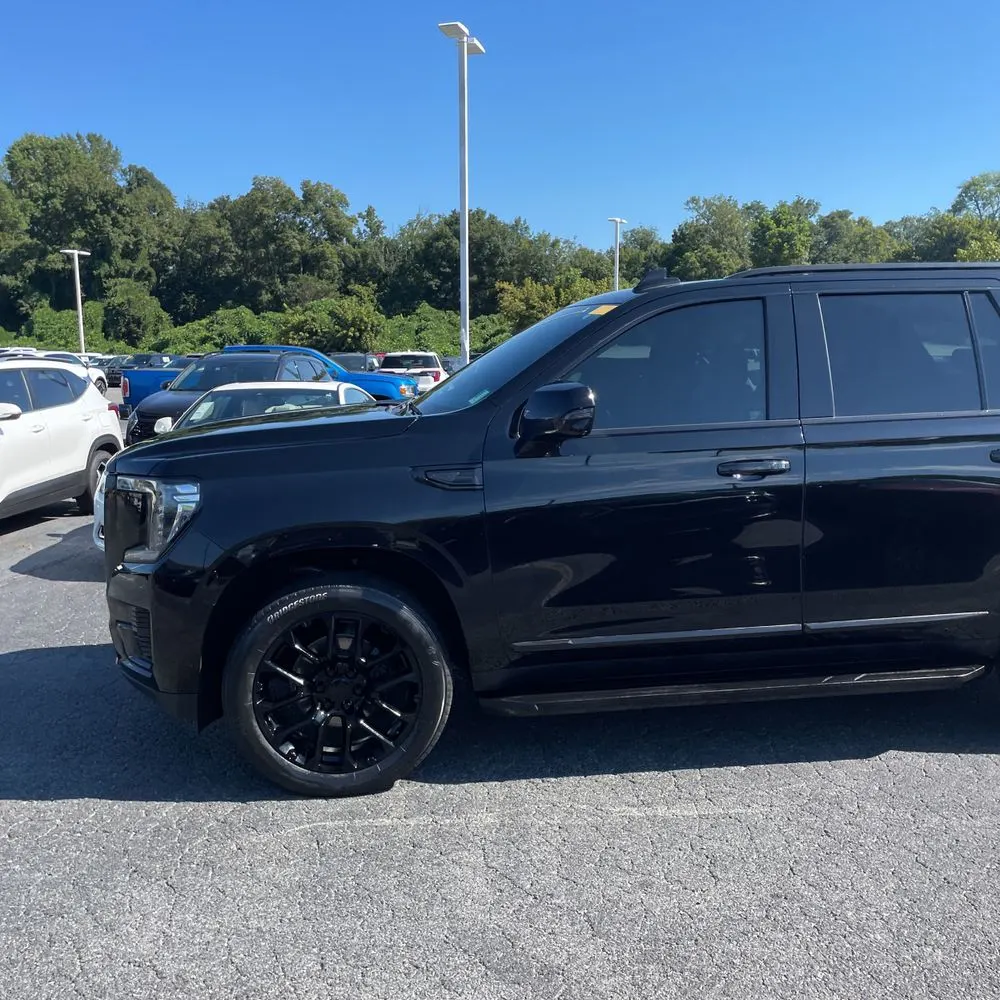 2023 GMC Yukon SLT