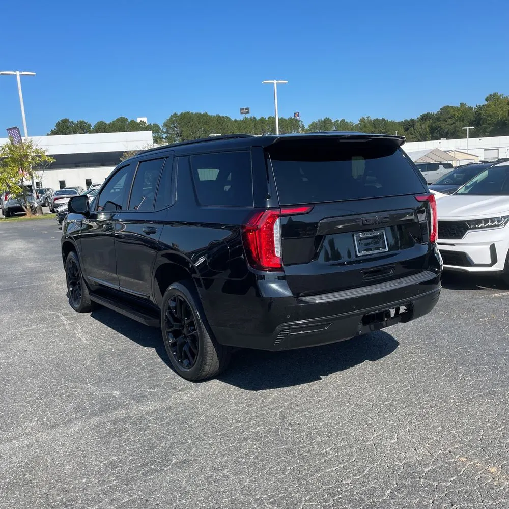 2023 GMC Yukon SLT