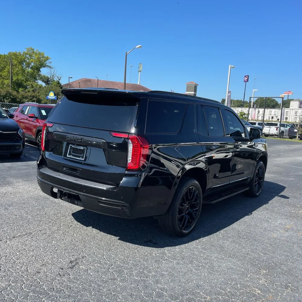 2023 GMC Yukon SLT