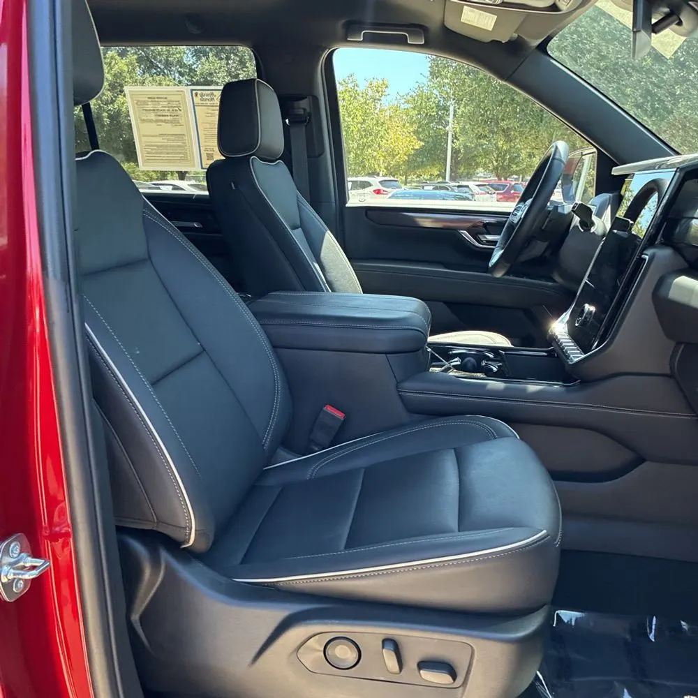 2025 GMC Yukon Elevation