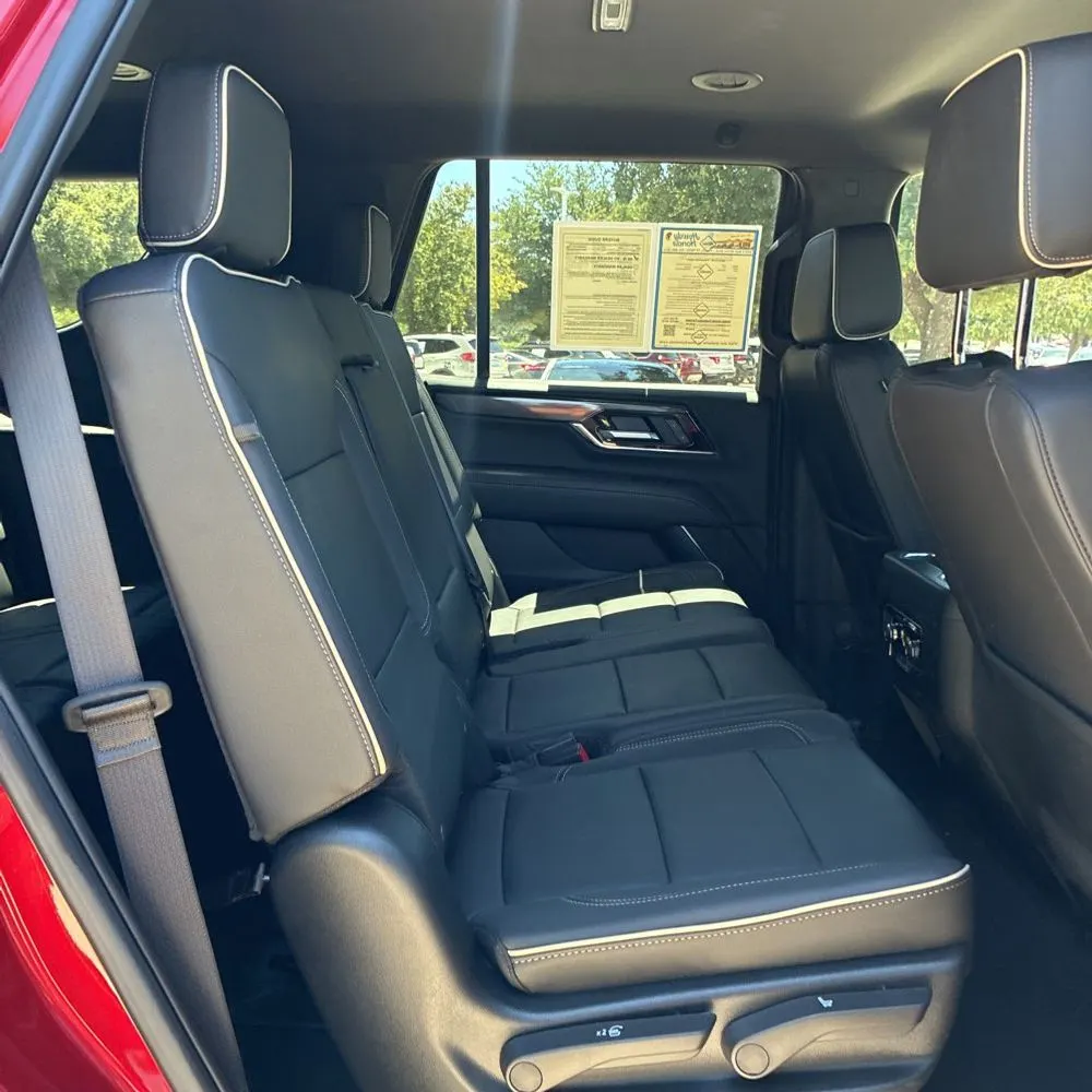 2025 GMC Yukon Elevation