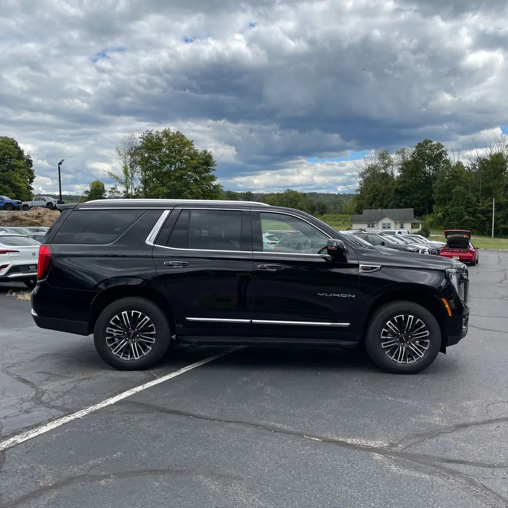 2025 GMC Yukon Elevation