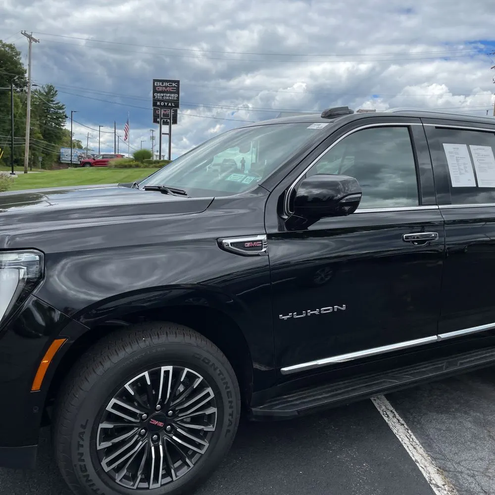 2025 GMC Yukon Elevation