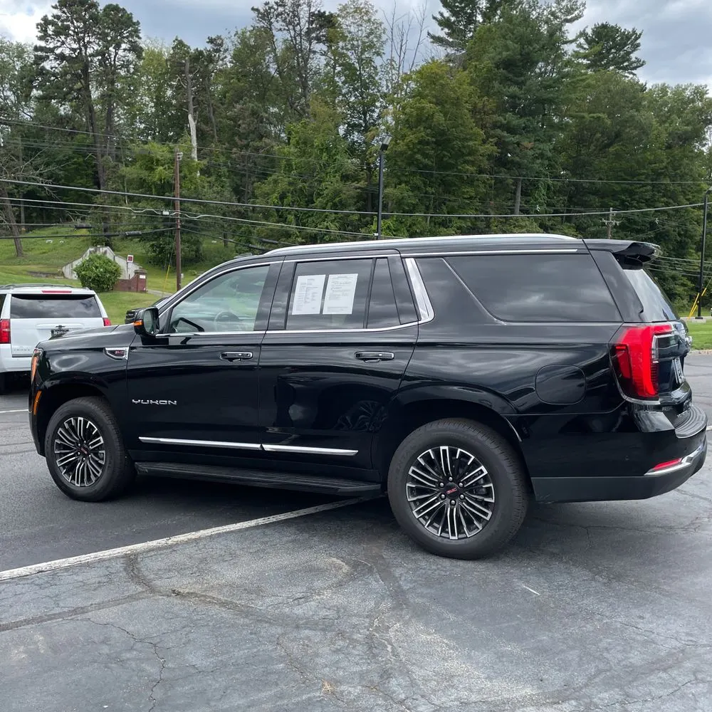 2025 GMC Yukon Elevation