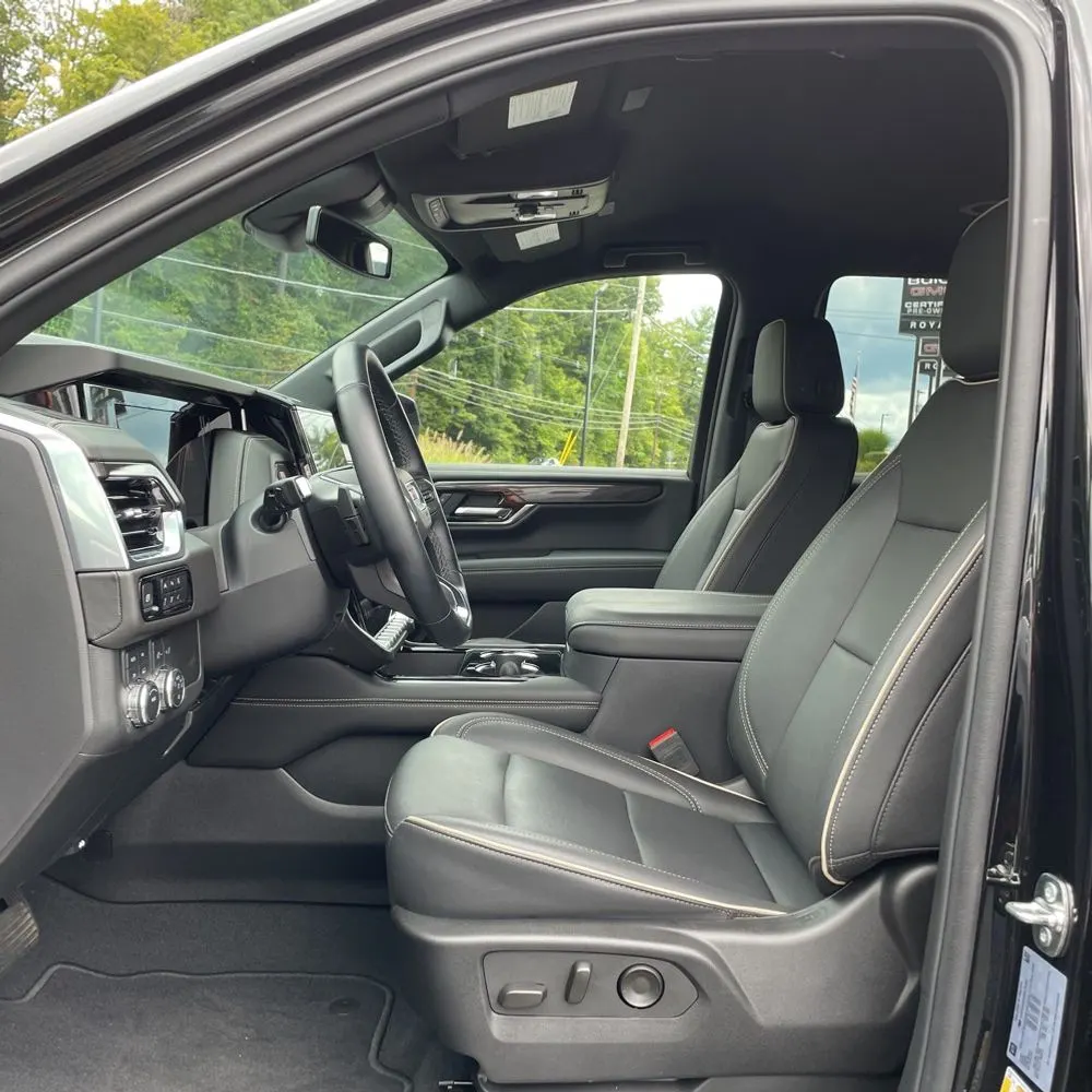 2025 GMC Yukon Elevation
