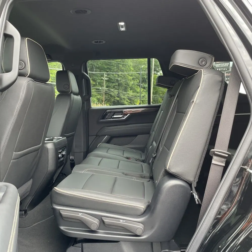 2025 GMC Yukon Elevation