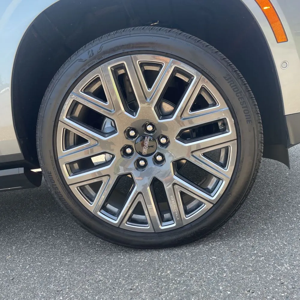 2025 GMC Yukon Denali Ultimate