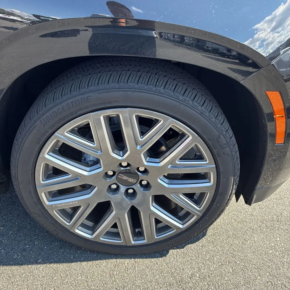 2025 GMC Yukon Denali Ultimate