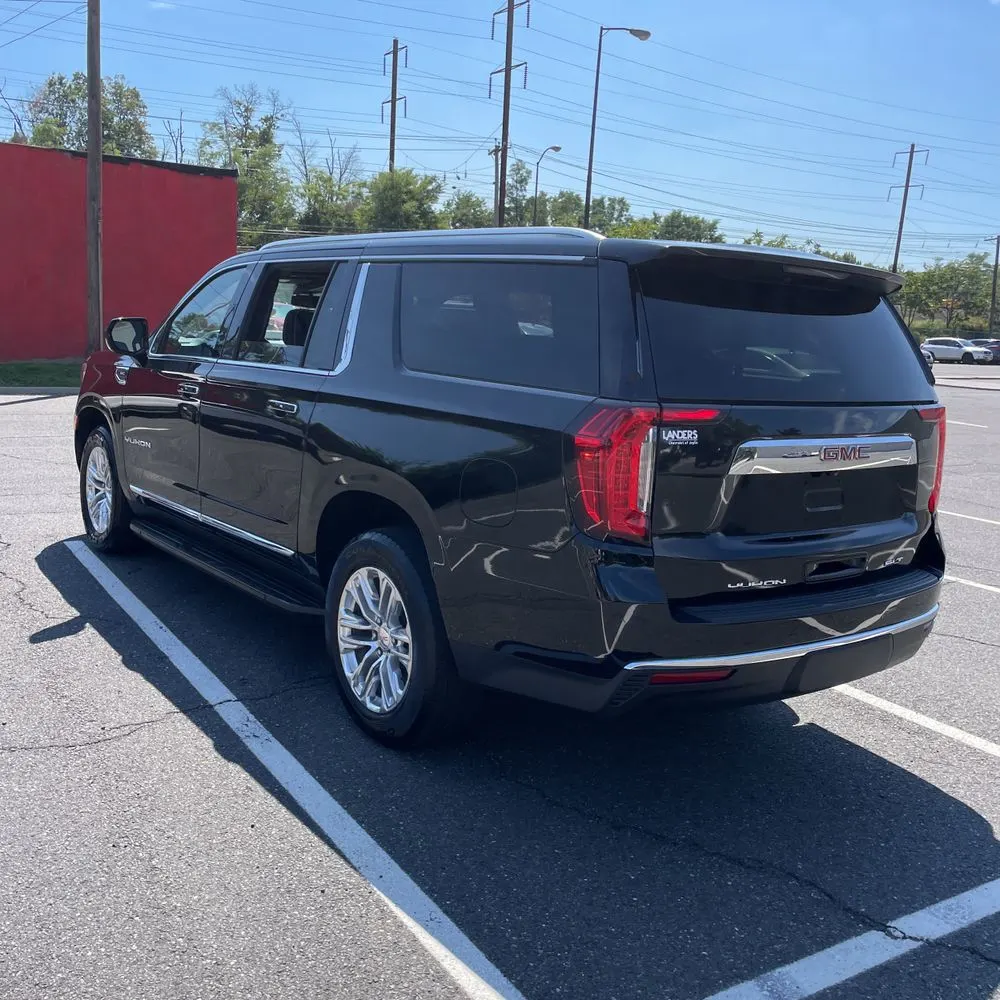 2023 GMC Yukon XL SLT