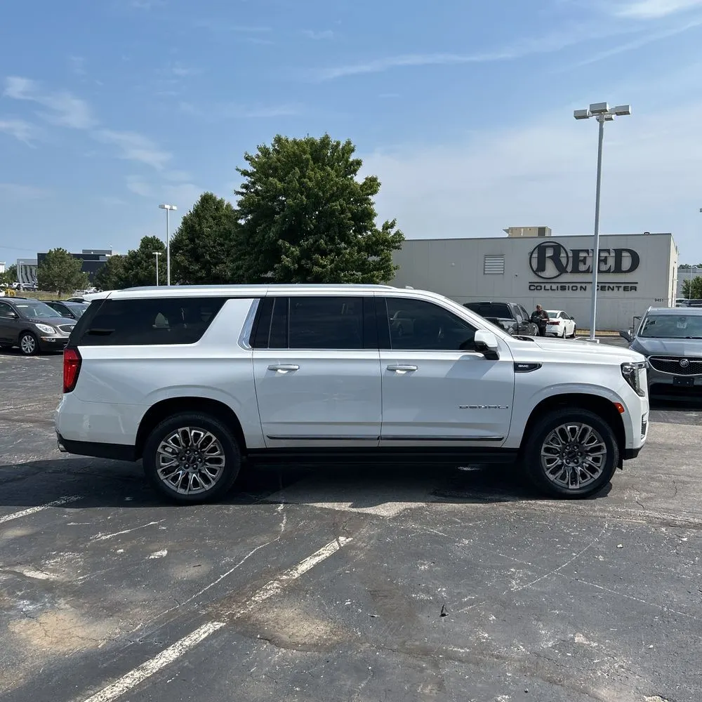 2023 GMC Yukon XL Denali Ultimate