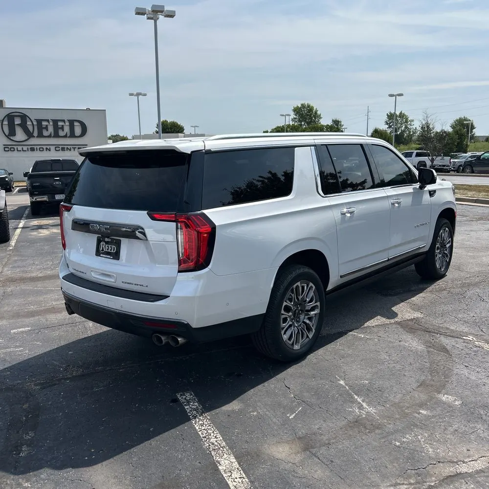 2023 GMC Yukon XL Denali Ultimate