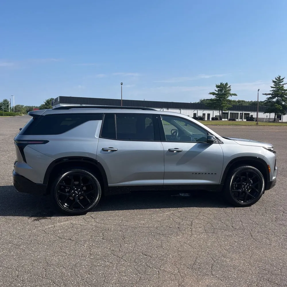 2025 Chevrolet Traverse RS