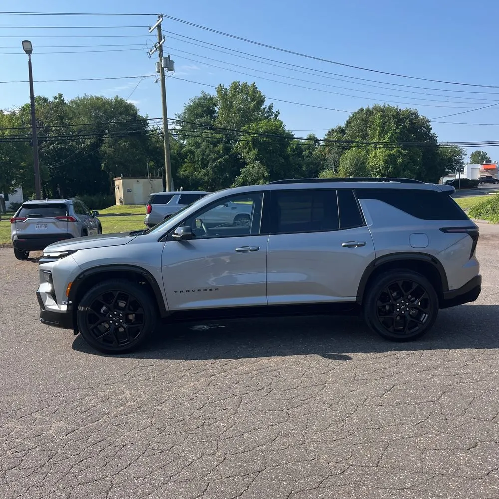 2025 Chevrolet Traverse RS