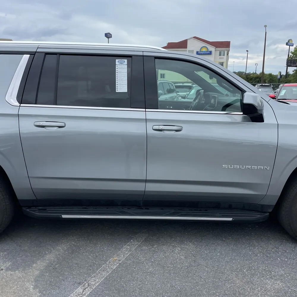 2024 Chevrolet Suburban LT