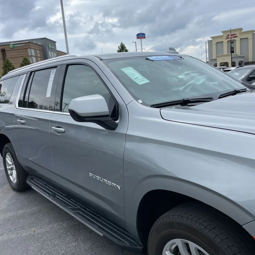 2024 Chevrolet Suburban LT