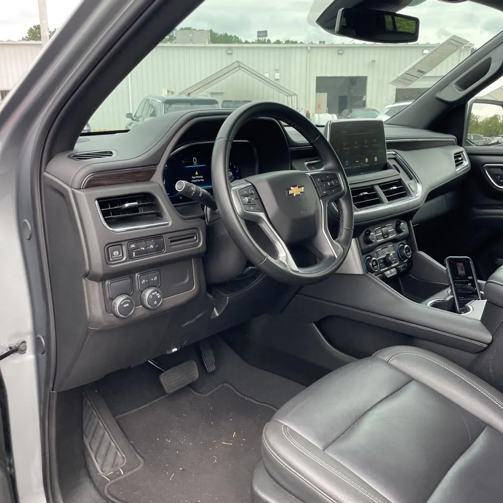 2024 Chevrolet Suburban LT