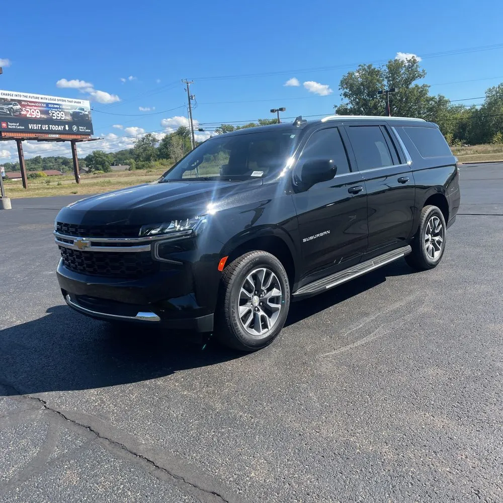 2023 Chevrolet Suburban LS